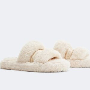 Fabletics | Women’s Cream Fuzzy Triple Bridge Strap Slippers Size 7